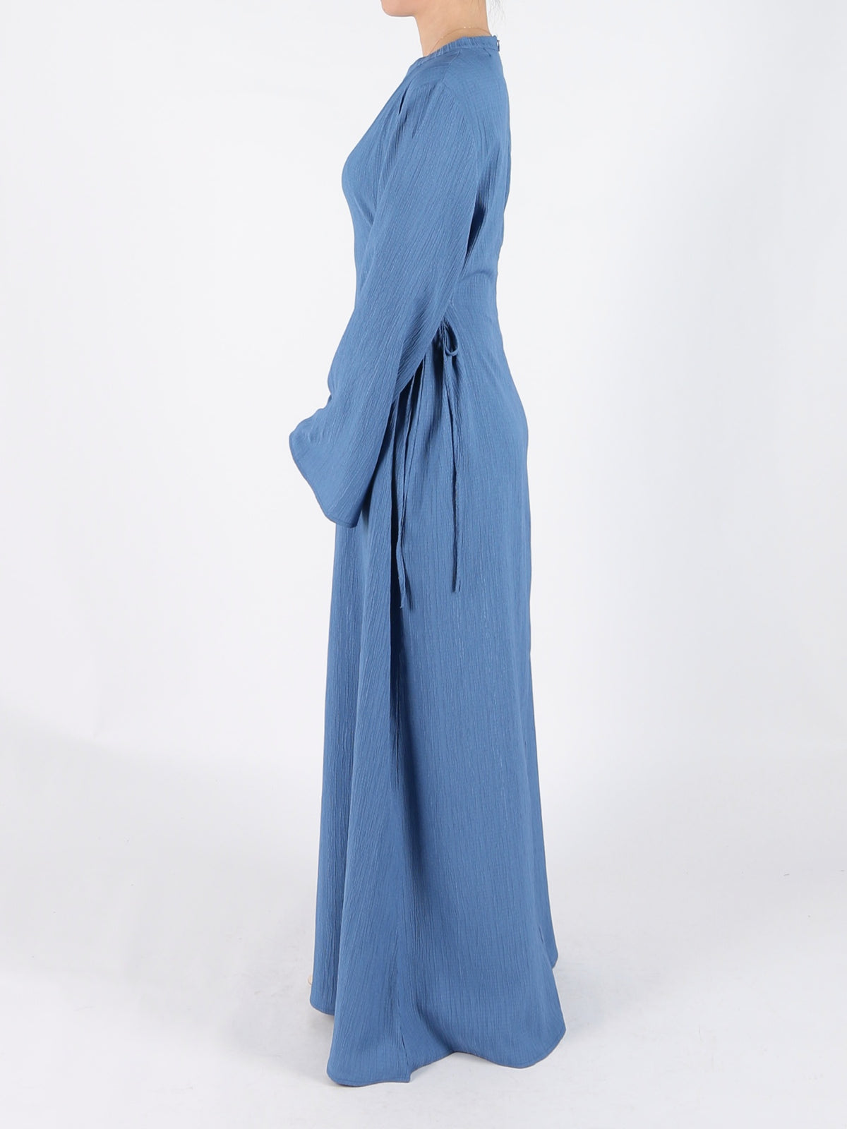 FUMIDAR Yasmin Side-Tie Abaya in Blue — view 4