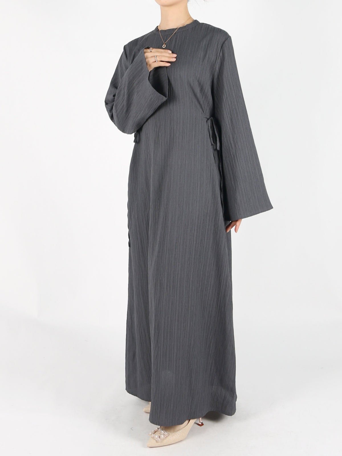 FUMIDAR Yasmin Side-Tie Abaya in Charcoal — view 3