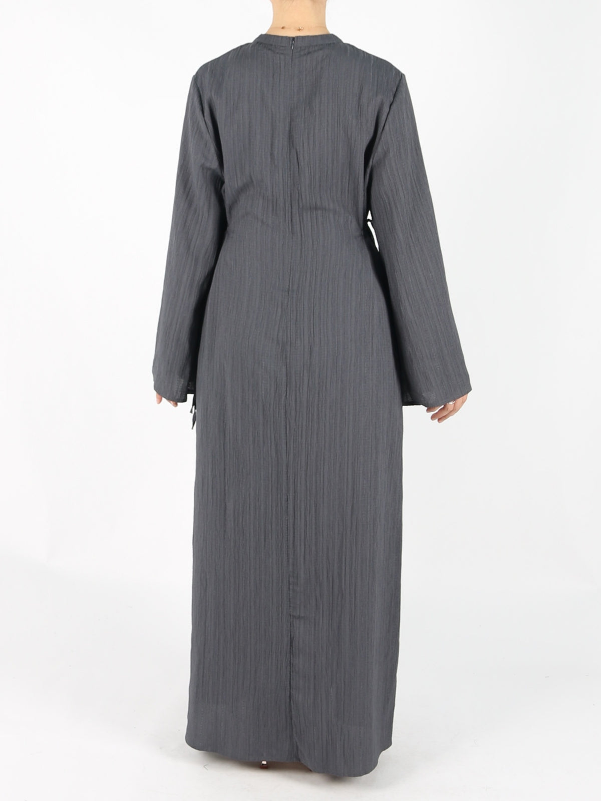 FUMIDAR Yasmin Side-Tie Abaya in Charcoal — view 4