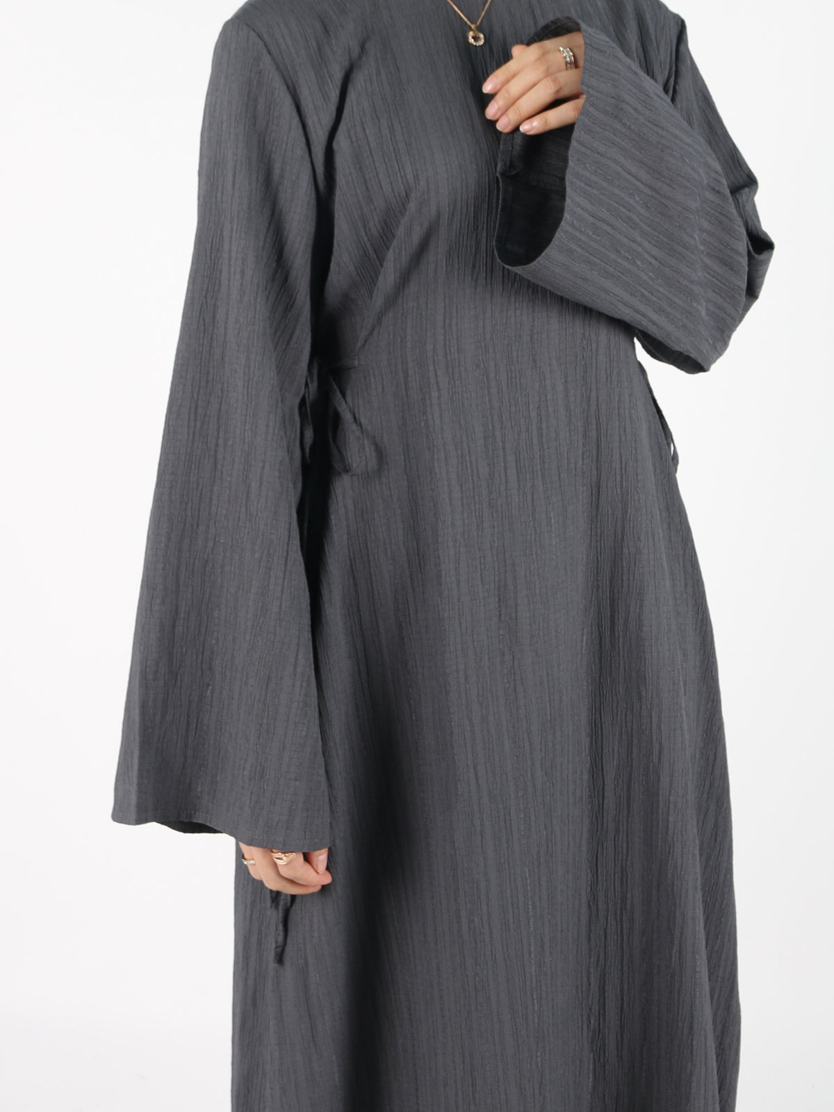FUMIDAR Yasmin Side-Tie Abaya in Charcoal — view 6