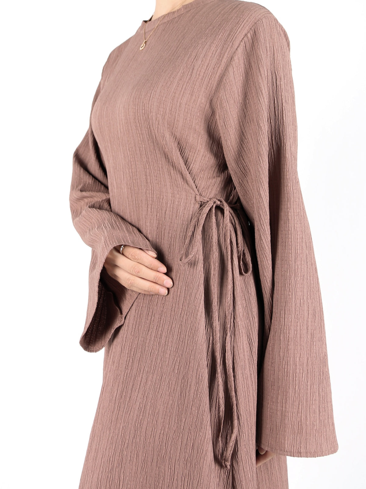 FUMIDAR Yasmin Side-Tie Abaya in Dusty Pink — view 7
