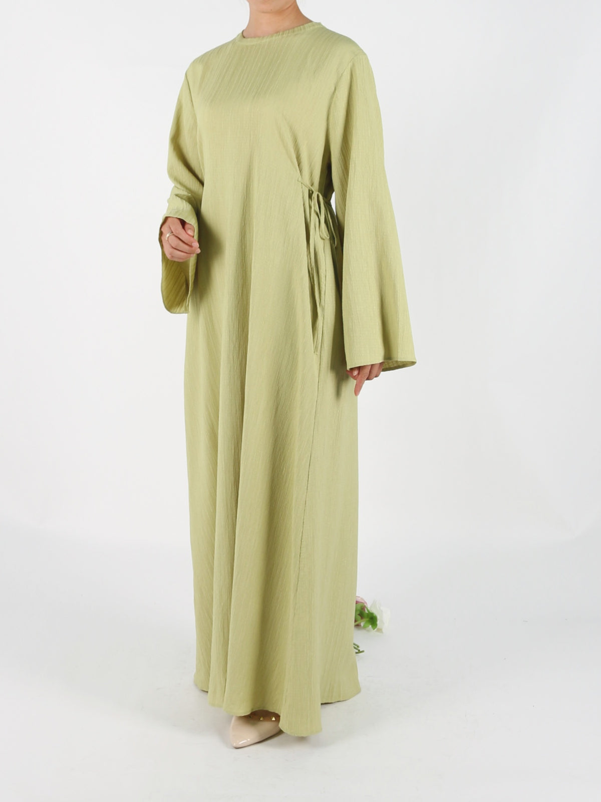FUMIDAR Yasmin Side-Tie Abaya in Light Green — view 3