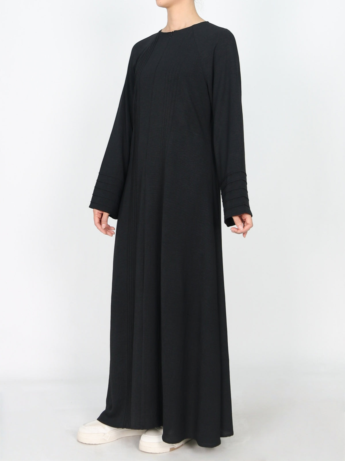 FUMIDAR Salma Pleated-Cuff Abaya in Black — view 4