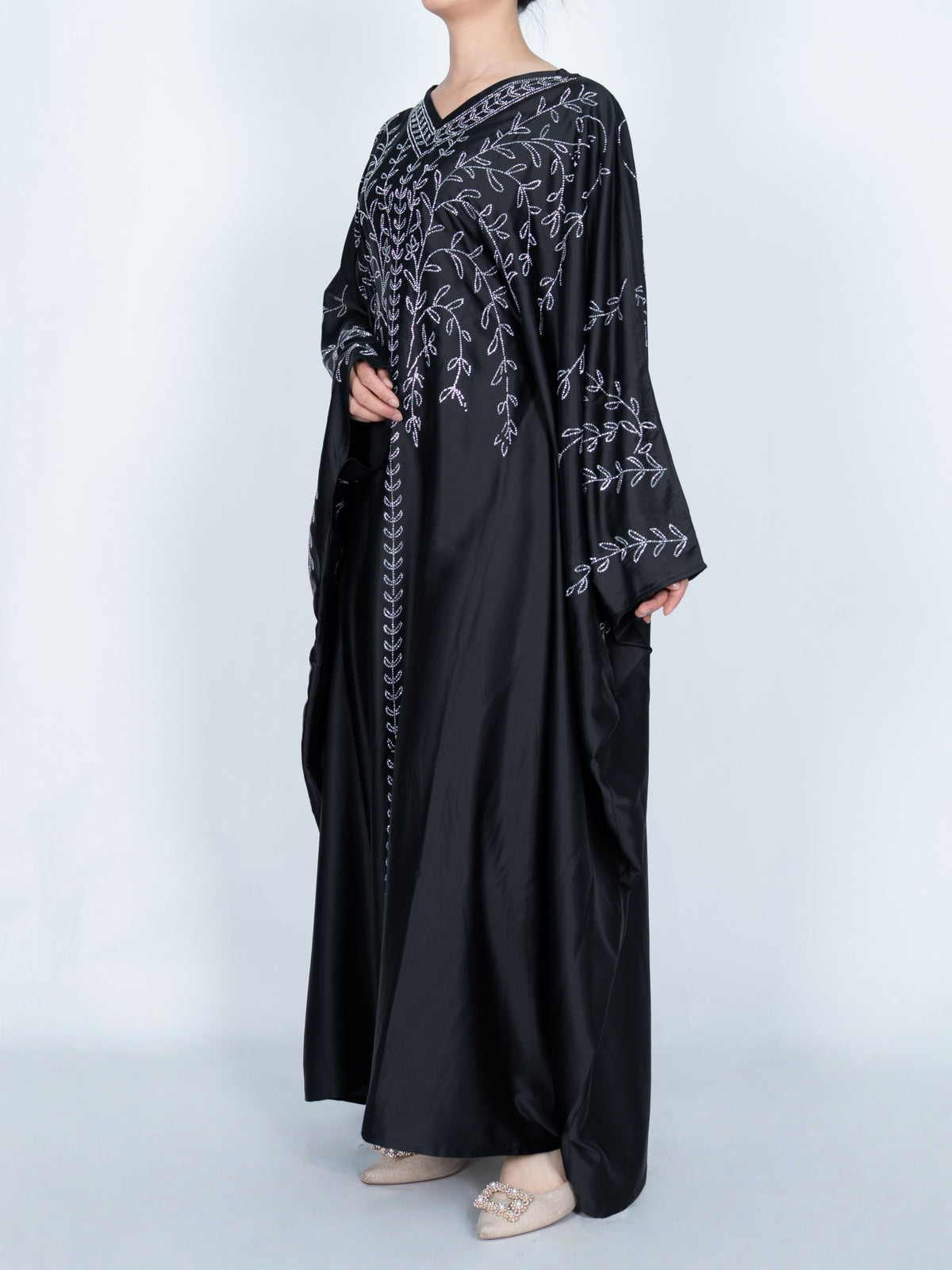FUMIDAR Soraya Vine-Detail Kaftan in Black — view 4