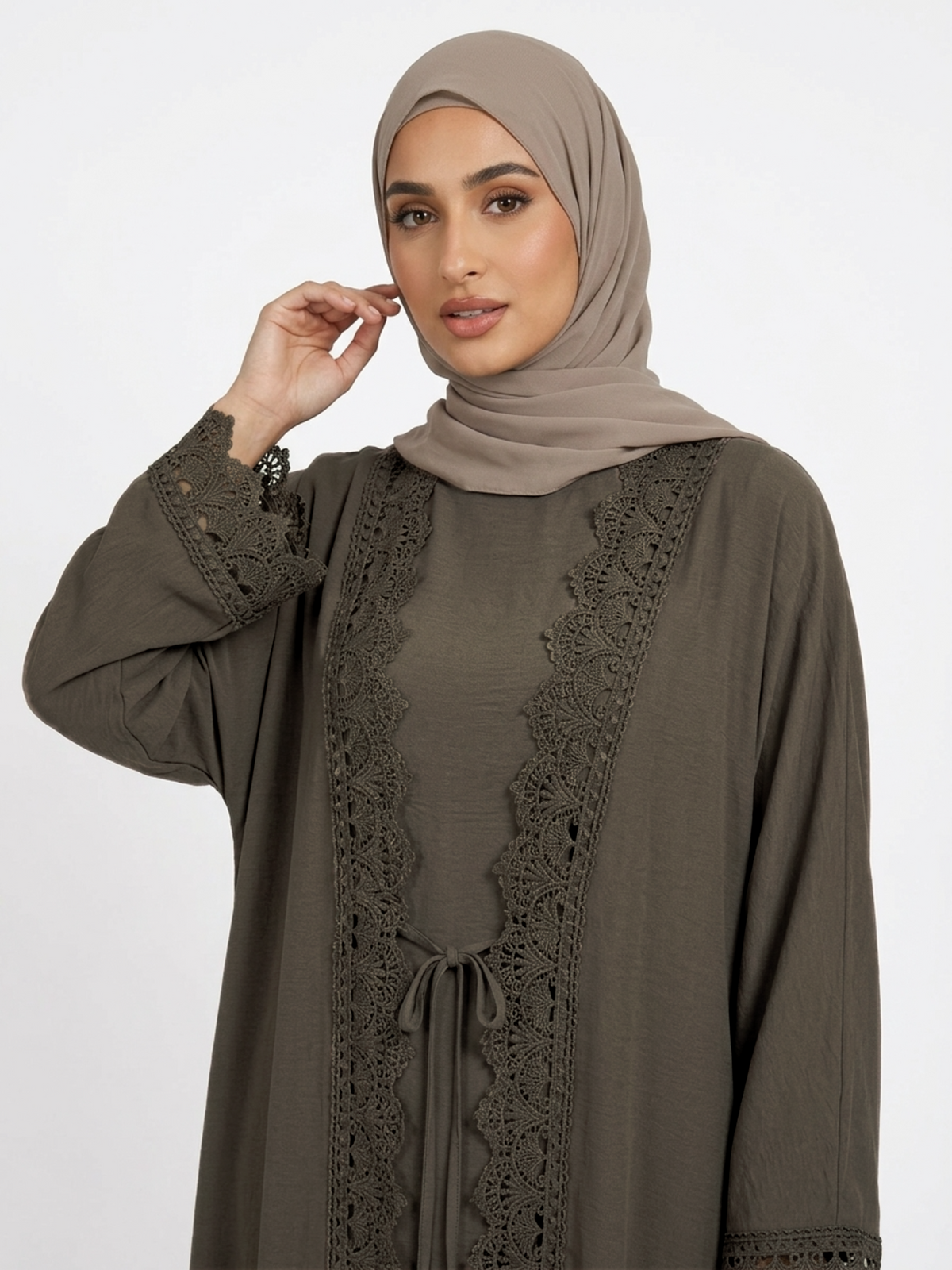 FUMIDAR Safa Lace-Trim Open Abaya Set in Brown — view 11
