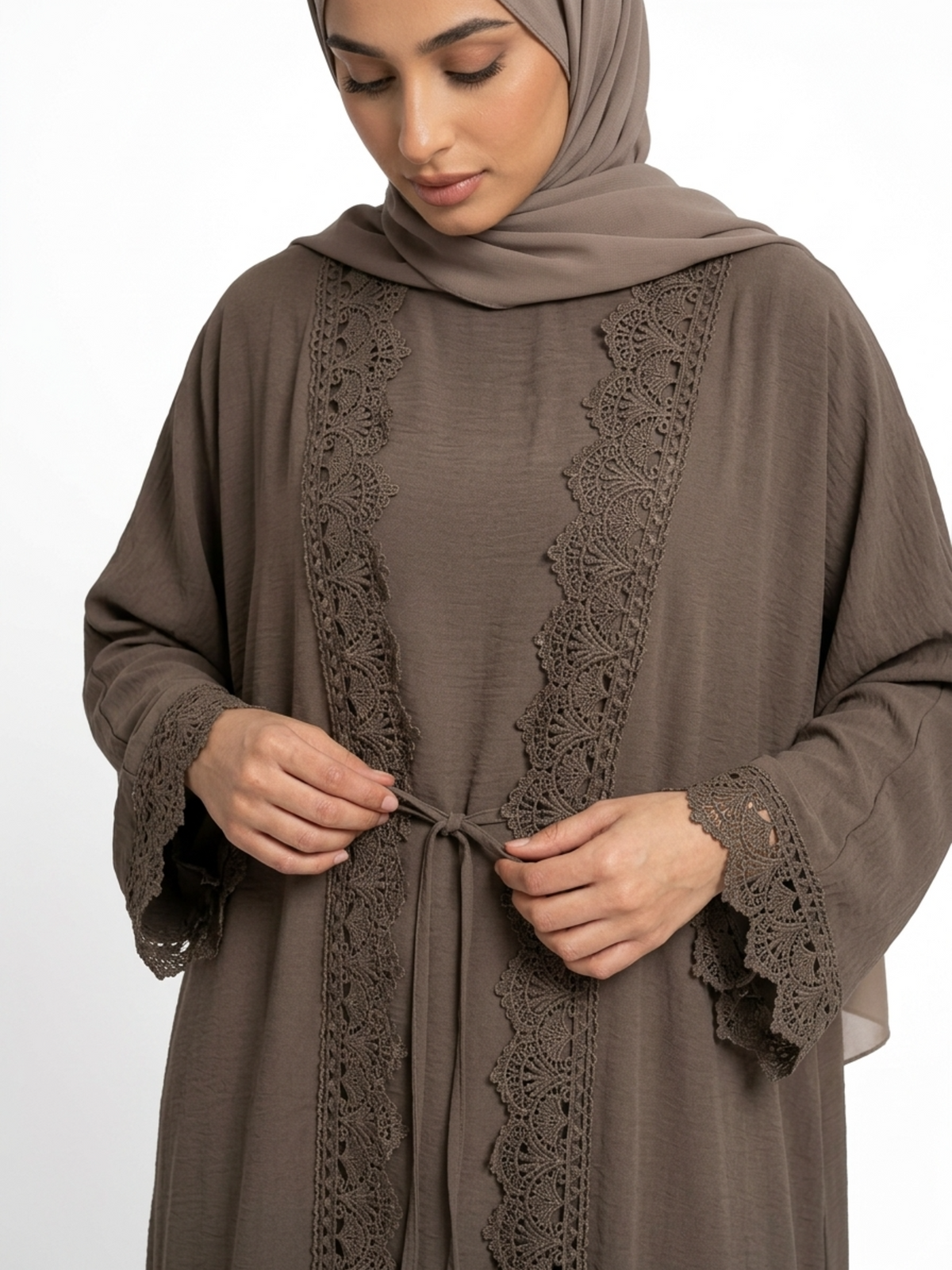FUMIDAR Safa Lace-Trim Open Abaya Set in Brown — view 12