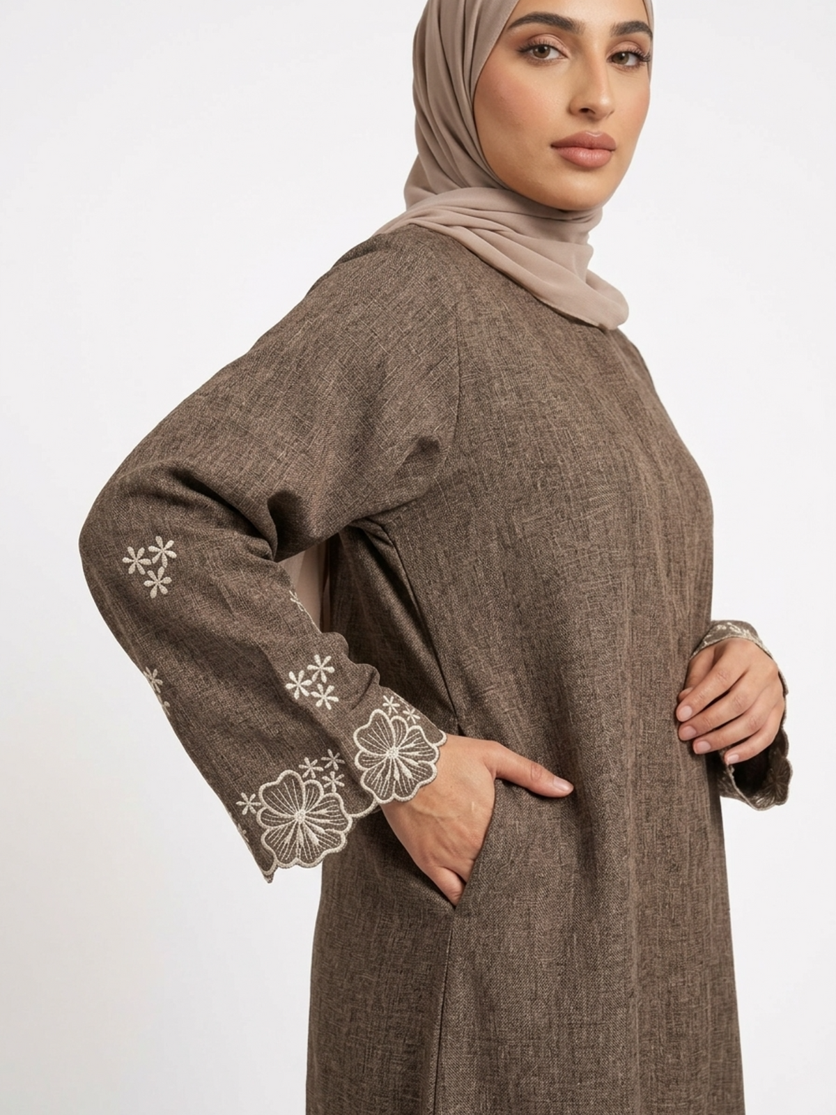 FUMIDAR Alya Embroidered-Cuff Abaya in Coffee Brown — view 5