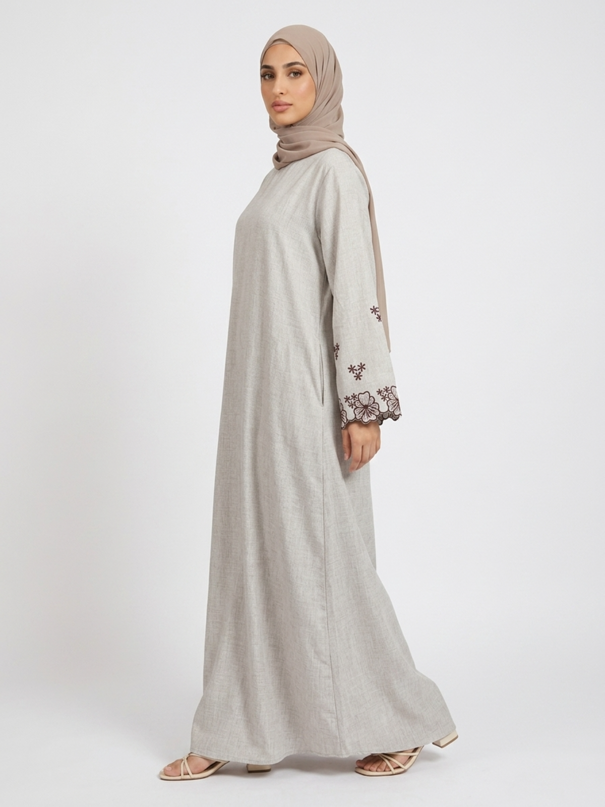 FUMIDAR Alya Embroidered-Cuff Abaya in Ivory — view 11